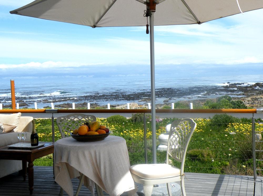 138 Marine Beachfront Guesthouse Херманус Екстериор снимка