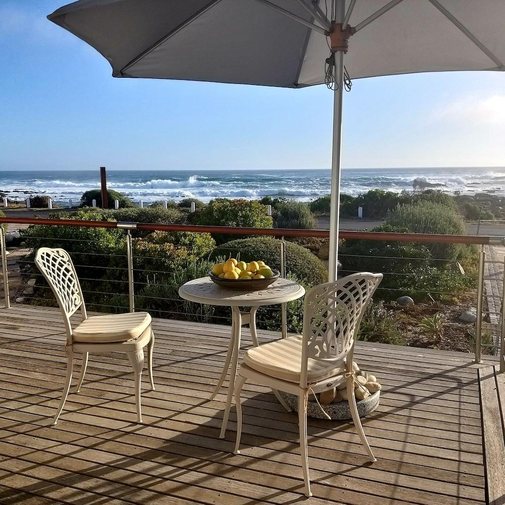 138 Marine Beachfront Guesthouse Херманус Екстериор снимка