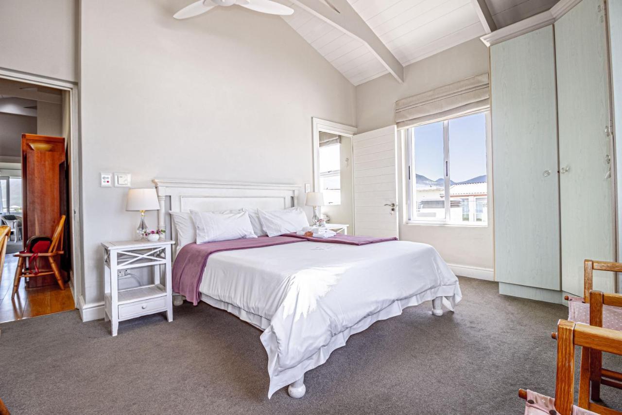 138 Marine Beachfront Guesthouse Херманус Екстериор снимка