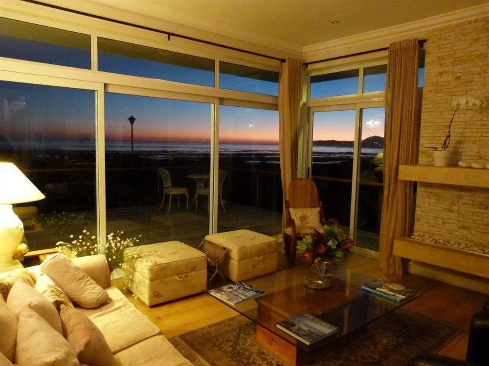 138 Marine Beachfront Guesthouse Херманус Екстериор снимка