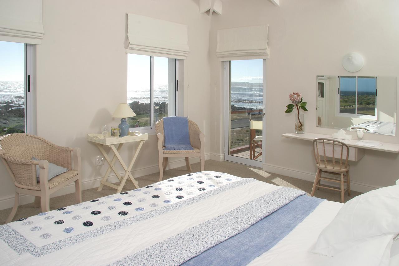 138 Marine Beachfront Guesthouse Херманус Екстериор снимка
