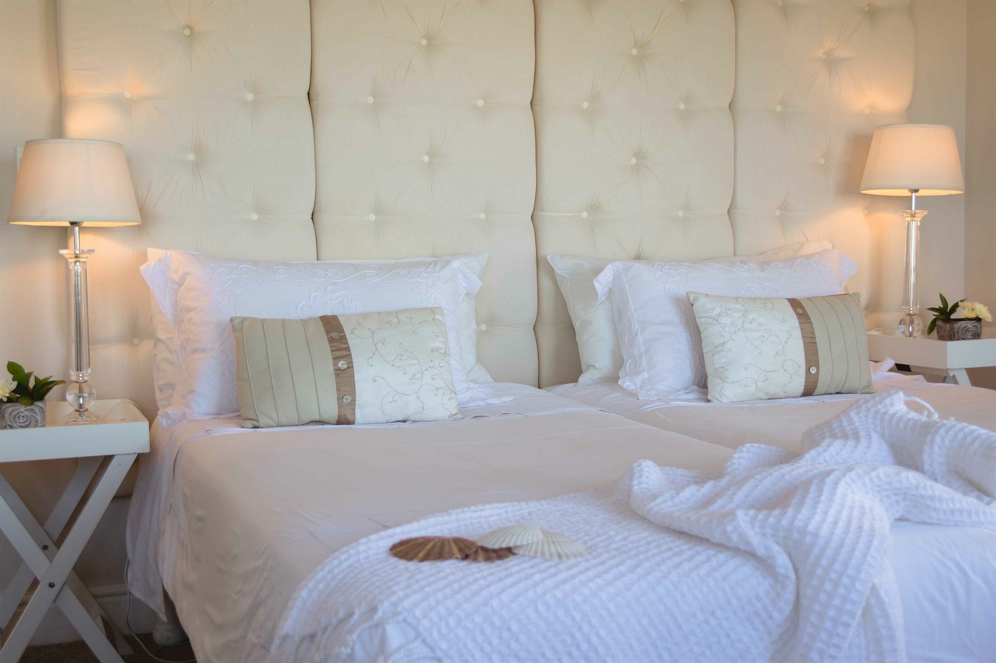 138 Marine Beachfront Guesthouse Херманус Екстериор снимка